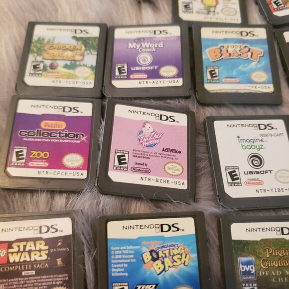 Nintendo DS, 21 games ,stylus,  case all cords and cordless headphones - Picture 7 of 9